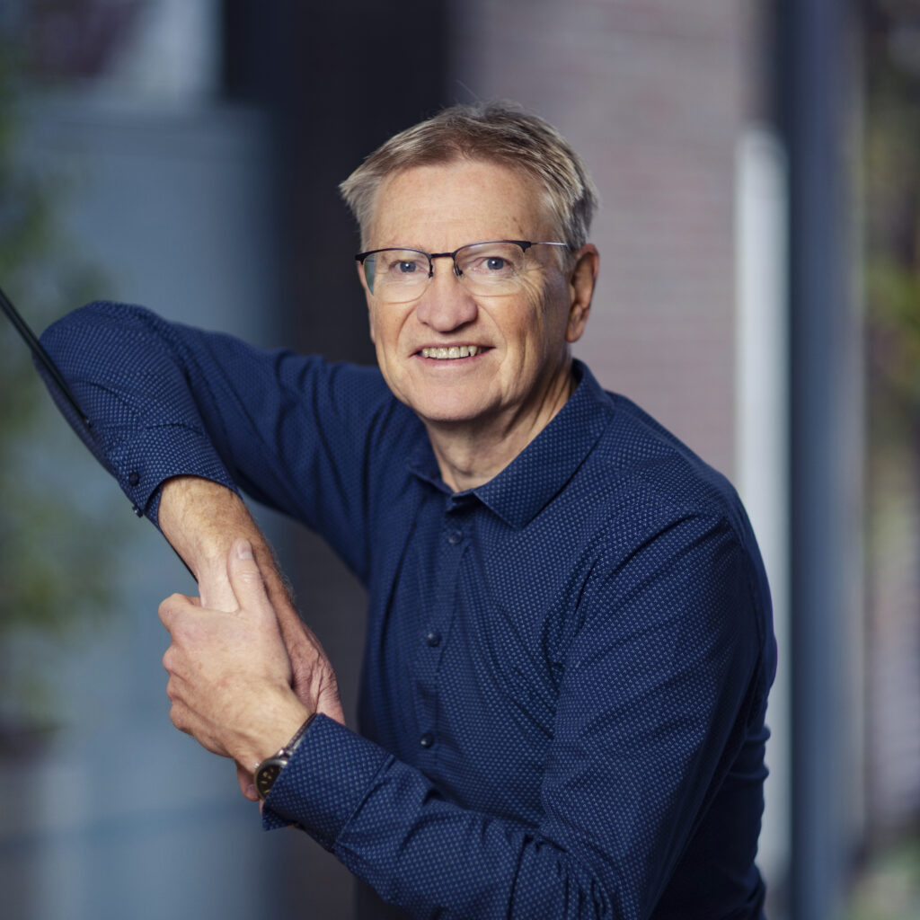 Portretfoto van Rolf Herfst, voormalig fysiotherapeut en docent bij Intramed